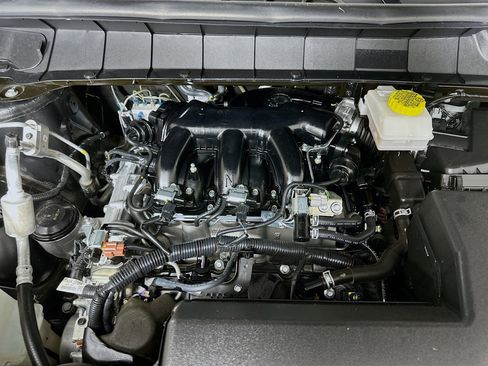 Used 2025 Nissan Pathfinder SL image 35