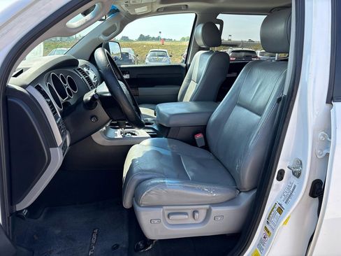 Used 2012 Toyota Tundra Limited w/ Memory Pkg image 19