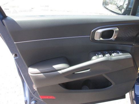 New 2025 Kia Sorento S w/ Panoramic Sunroof Package image 16