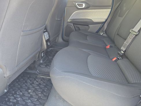 Used 2023 Jeep Compass Sport image 32