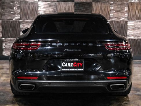 Used 2018 Porsche Panamera 4 image 9