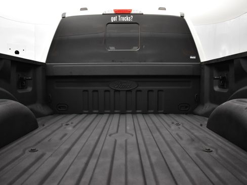 Used 2022 Ford F250 Lariat w/ Black Appearance Package image 6