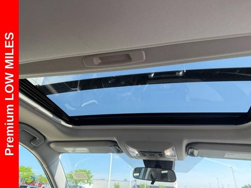 Used 2022 Toyota RAV4 XLE Premium FWD image 15