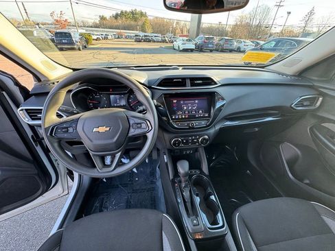 Used 2023 Chevrolet TrailBlazer LT w/ Convenience Package image 13