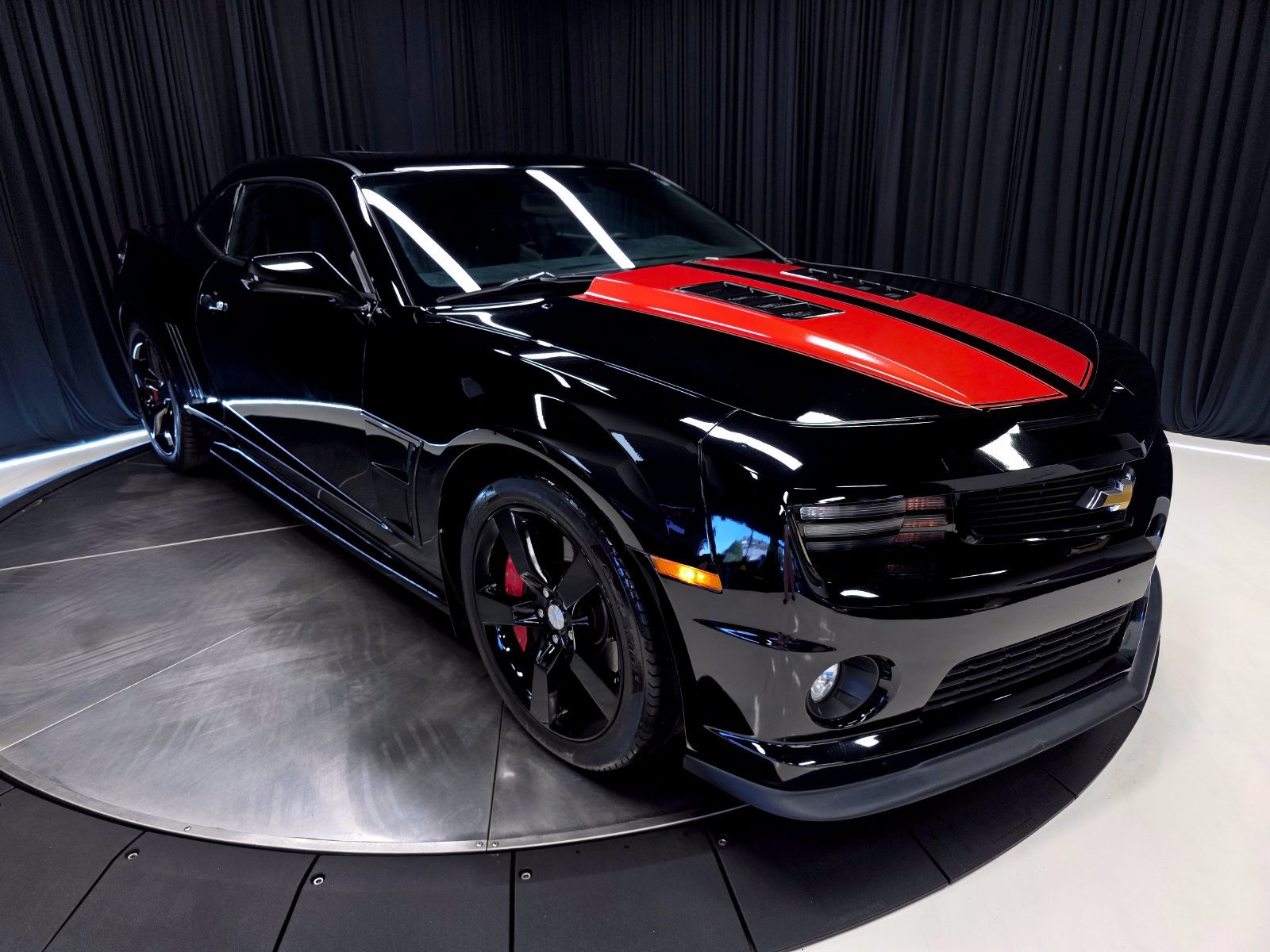 Used 2010 Chevrolet Camaro SS w/ Orange Stripe Package RWD image 42