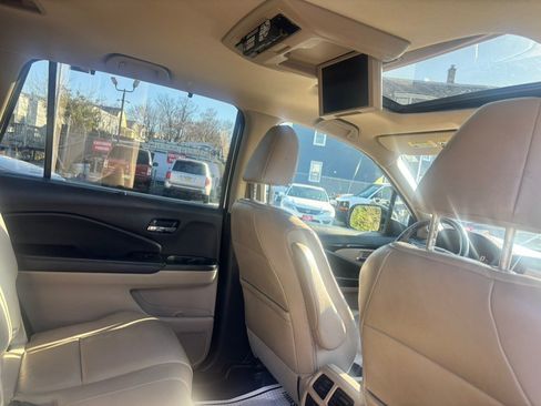 Used 2016 Honda Pilot Touring image 41