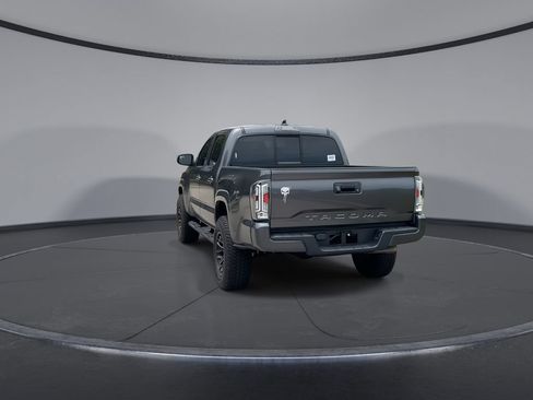 Used 2022 Toyota Tacoma SR w/ SR Convenience Package RWD image 7