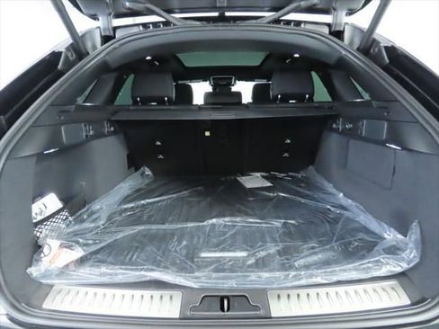 New 2026 Land Rover Range Rover Velar Dynamic SE image 30