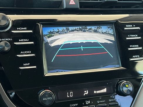 Used 2019 Toyota Camry SE w/ Carpet Mat Package FWD image 17