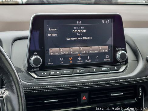 Used 2021 Nissan Rogue SV w/ Premium Package image 23