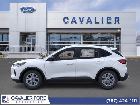 Used 2025 Ford Escape Active w/ Cold Weather Package image 3