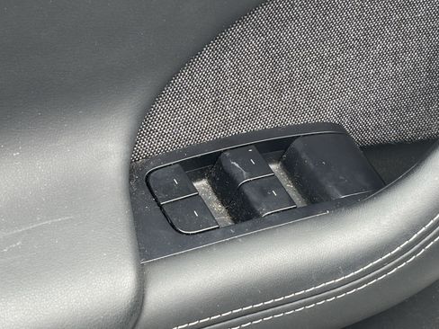 Used 2022 Tesla Model S AWD/4WD image 15