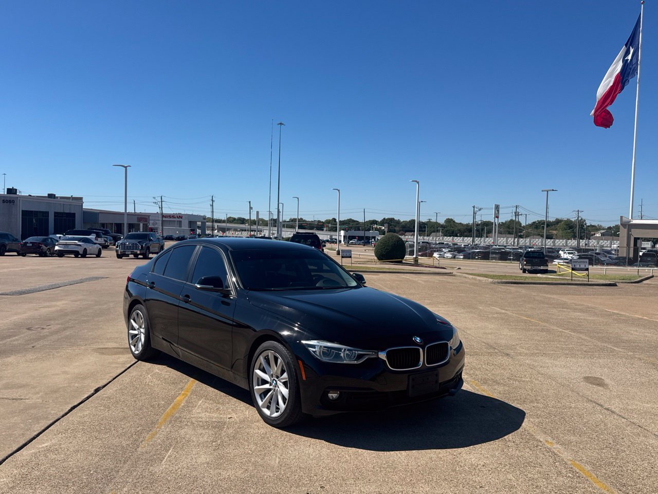 Used 2018 BMW 320i xDrive Sedan AWD/4WD image 1