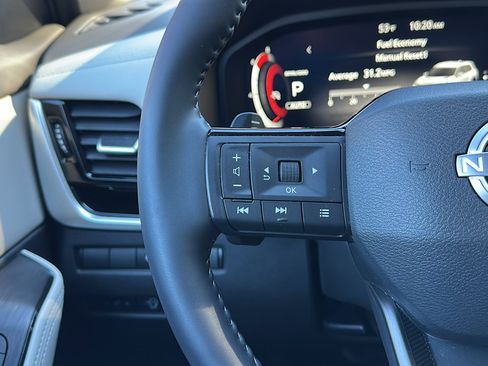 Certified 2025 Nissan Rogue SL image 14