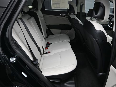 New 2026 Kia Sportage EX w/ EX Panorama Roof Package FWD image 37