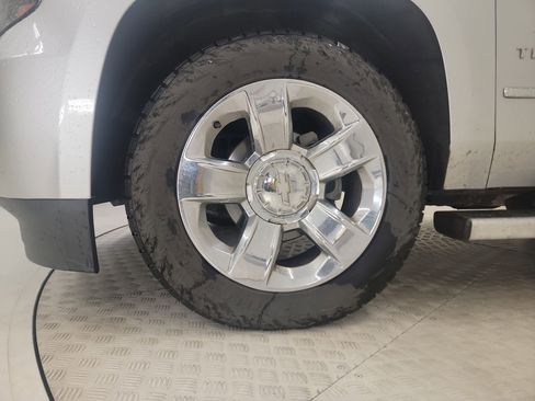 Used 2019 Chevrolet Tahoe LT w/ LT Signature Package image 10