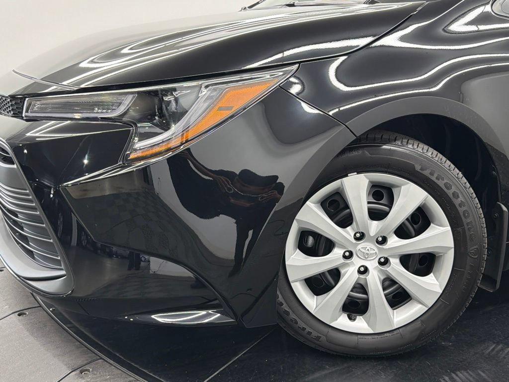 Certified 2026 Toyota Corolla LE FWD image 5