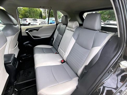 Used 2022 Toyota RAV4 XLE Premium FWD image 25