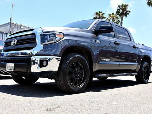 Used 2014 Toyota Tundra SR5 w/ SR5 Upgrade Package RWD image 1