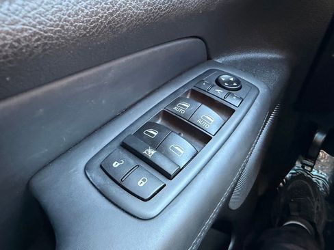 Used 2020 Jeep Grand Cherokee High Altitude AWD/4WD image 22