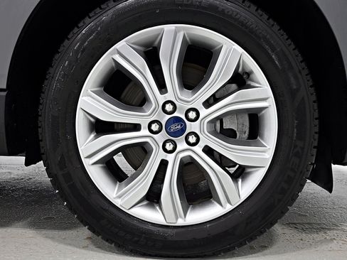 Used 2022 Ford Edge Titanium AWD/4WD image 36