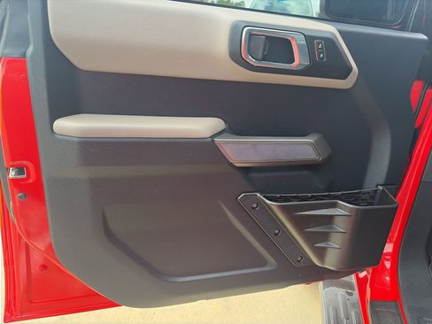 Used 2022 Ford Bronco Wildtrak image 13