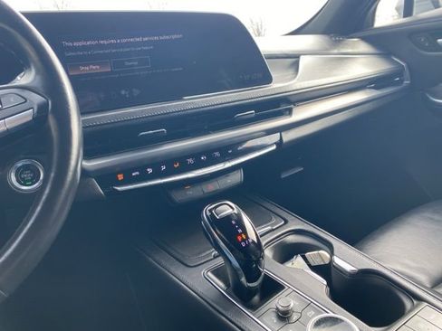 Used 2024 Cadillac XT4 Premium Luxury image 41