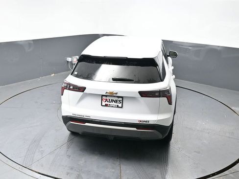 Used 2025 Chevrolet Equinox LT image 48