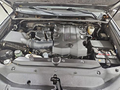 Used 2020 Toyota 4Runner SR5 image 21