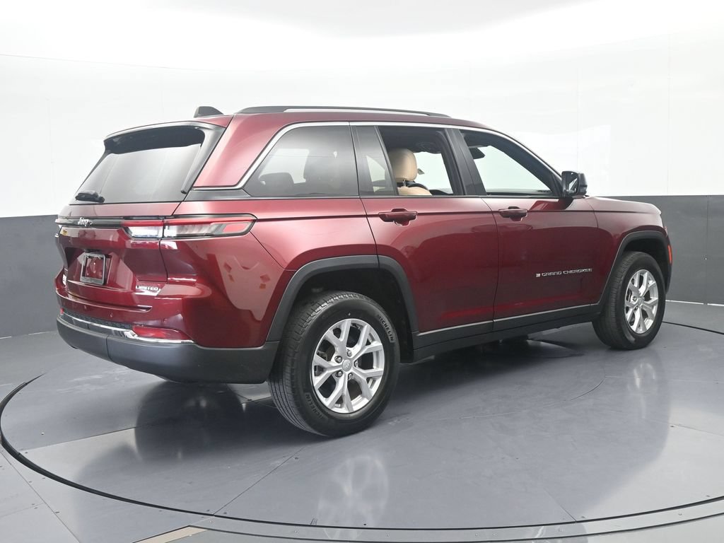 Used 2023 Jeep Grand Cherokee Limited w/ Trailer Tow Prep Group (B) RWD image 6