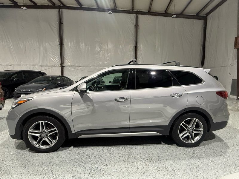 Used 2017 Hyundai Santa Fe Limited AWD/4WD image 2
