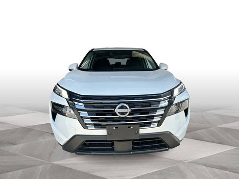 Used 2025 Nissan Rogue SV FWD image 3