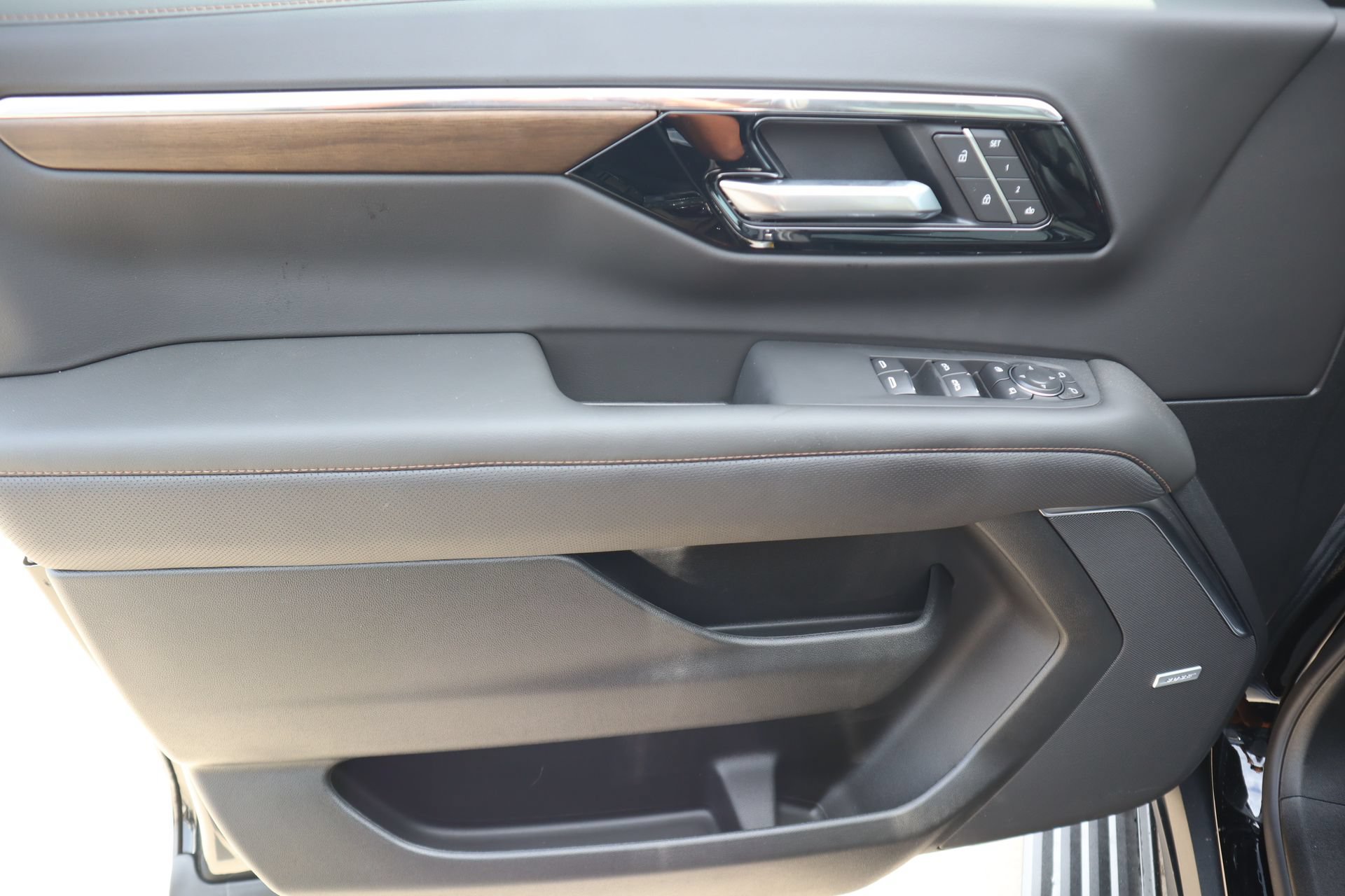 New 2026 Chevrolet Tahoe High Country AWD/4WD image 28