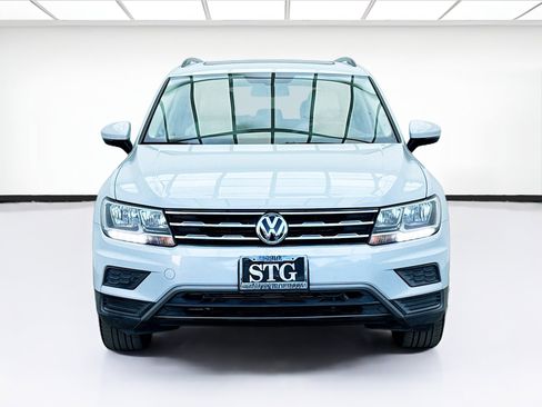 Used 2018 Volkswagen Tiguan SE w/ Panoramic Sunroof Package AWD/4WD image 2