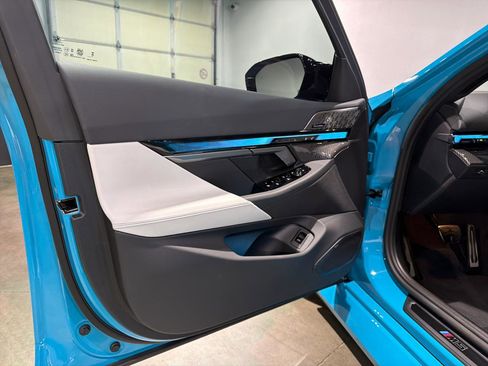 Used 2026 BMW M5 Touring image 14