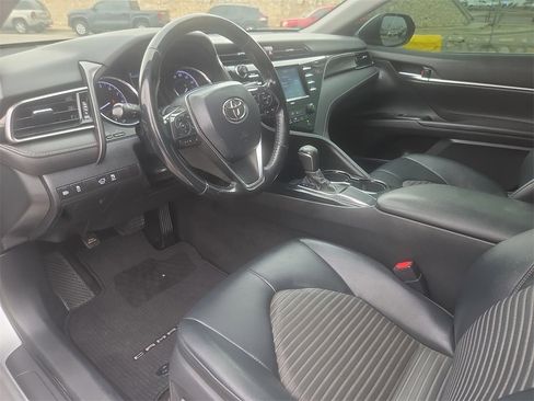 Certified 2020 Toyota Camry SE image 21