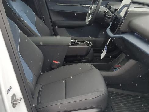 Certified 2025 Volvo EX30 Plus w/ Protection Package Premier image 20