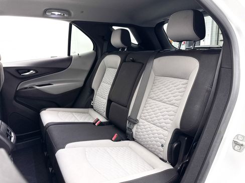 Used 2021 Chevrolet Equinox LS w/ LS Convenience Package FWD image 27