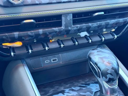 Used 2024 Chevrolet Colorado ZR2 image 26