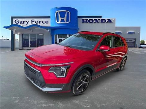 Used 2024 Kia Niro EX image 4