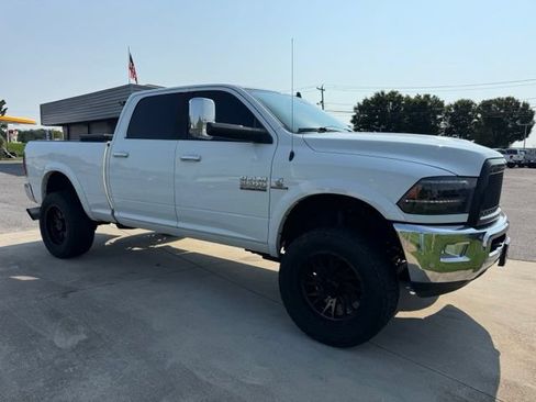 Used 2018 RAM 2500 Laramie AWD/4WD image 4