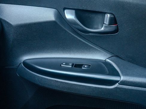 Used 2019 Hyundai Veloster Turbo image 24