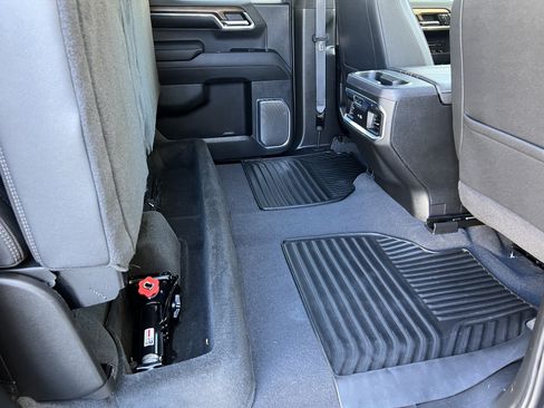 Used 2024 Chevrolet Silverado 1500 High Country w/ High Country Premium Package AWD/4WD image 22