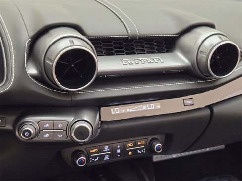 Used 2022 Ferrari 812 GTS image 34