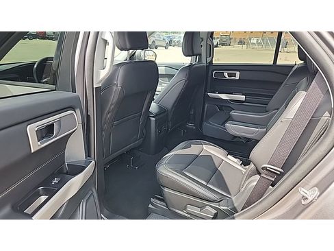 Used 2023 Ford Explorer XLT w/ Equipment Group 202A AWD/4WD image 6