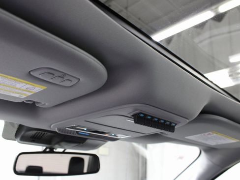 Used 2025 Ford F350 Lariat w/ Black Appearance Package image 30