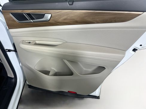 Used 2024 Volkswagen Atlas SE w/ Panoramic Sunroof Package image 32