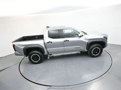 Used 2024 Toyota Tacoma TRD Off-Road AWD/4WD image 26