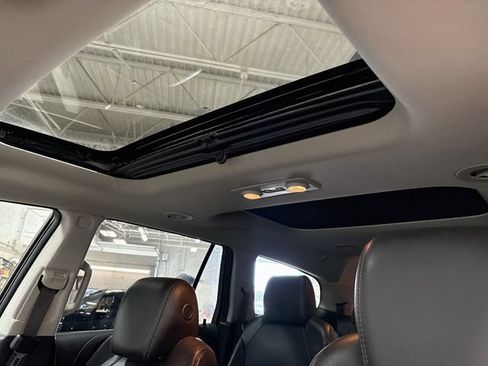 Used 2017 Buick Enclave Leather AWD/4WD image 17
