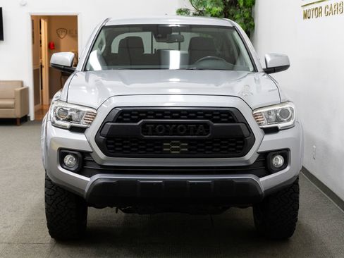 Used 2018 Toyota Tacoma SR5 image 12